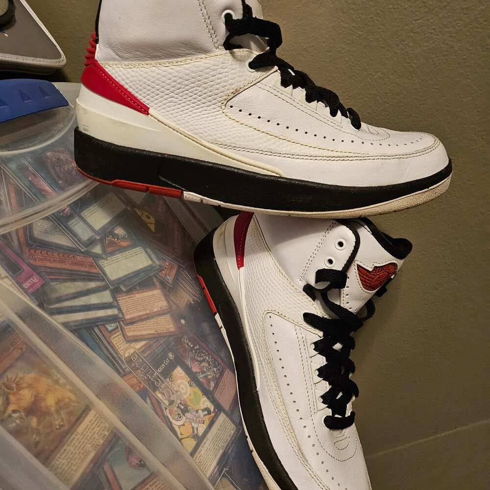 Air Jordan 2 Retro OG Chicago (2022)